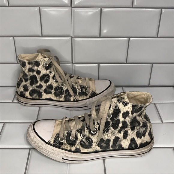 CONVERSE LEOPARD PRINT Size 7.5 High Top Sneakers; Preloved - Picture 5 of 9